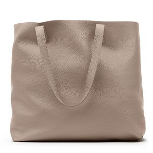 Cuyana classic tote in stone, EUC
